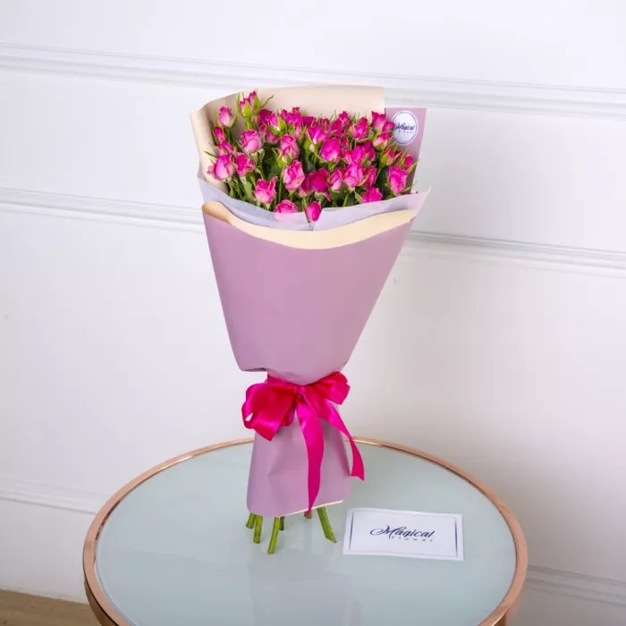 7 розовых кустовых роз