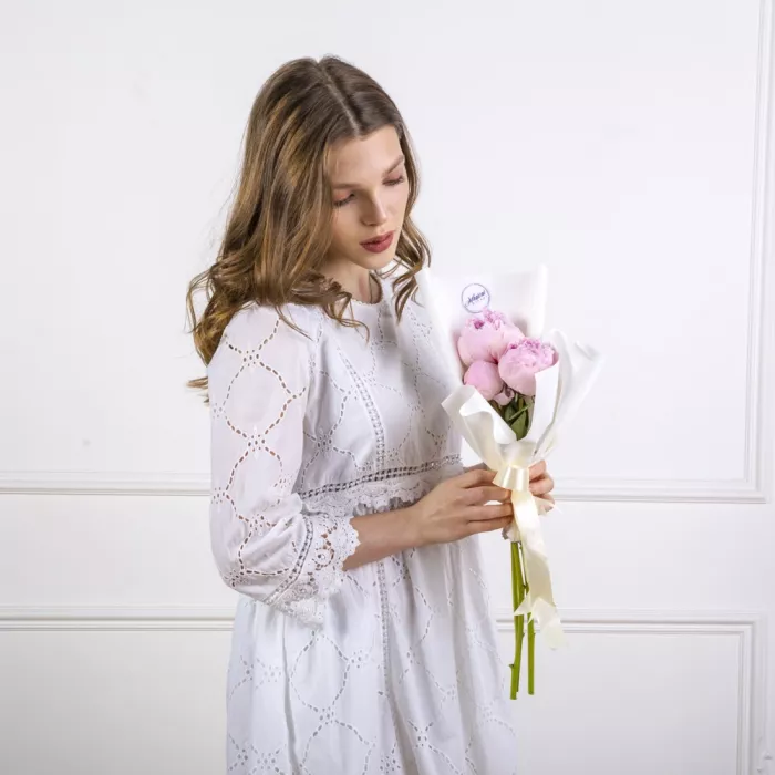 Букет из 3 розовых пионов