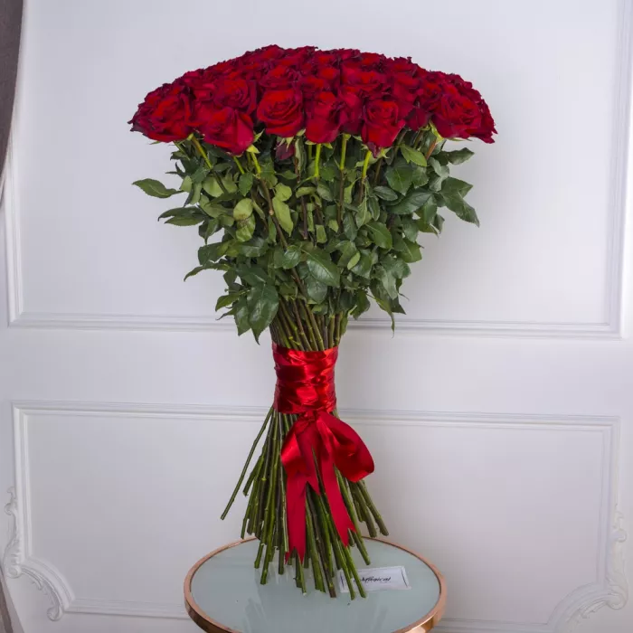 Букет из 51 красной розы Эквадор 100 см