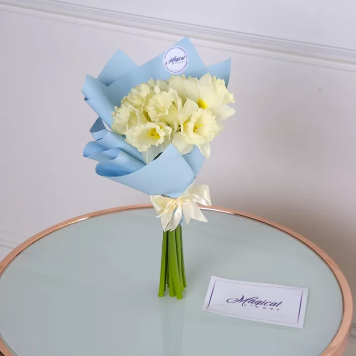 Букет из 11 белых нарциссов