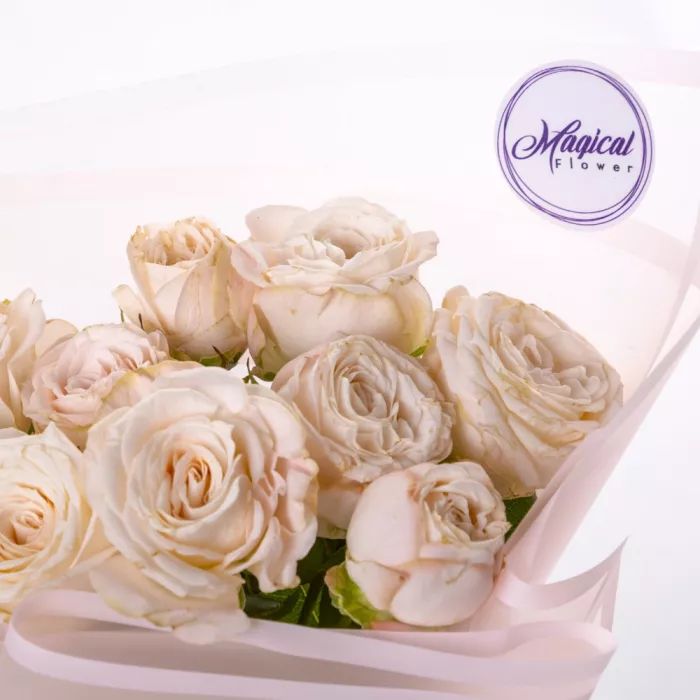 3 розовые кустовые розы