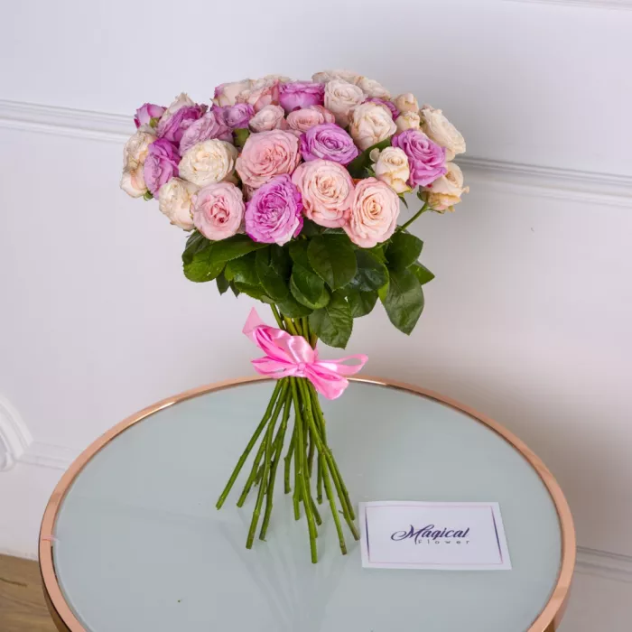 19 розовых кустовых роз