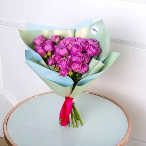 Фиолетовый букет цветов из кустовой розы Мисти Баблс 15 шт