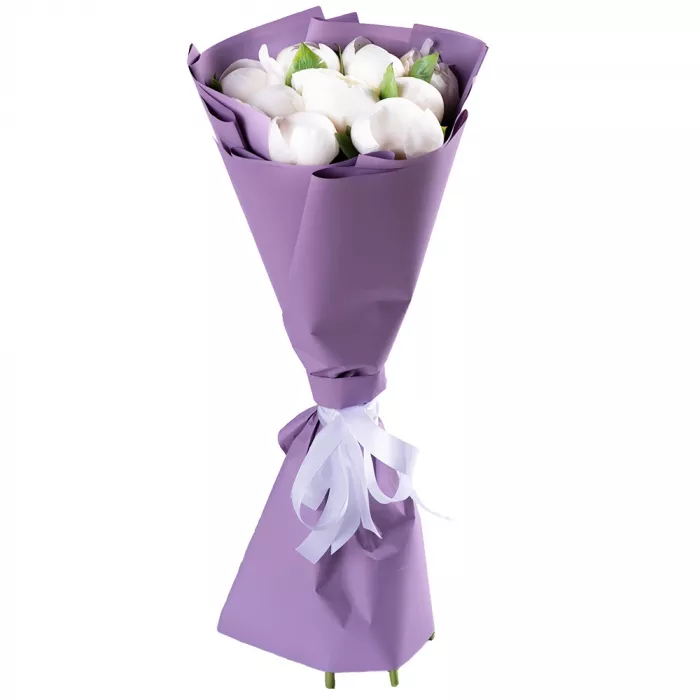 9 белых пионов