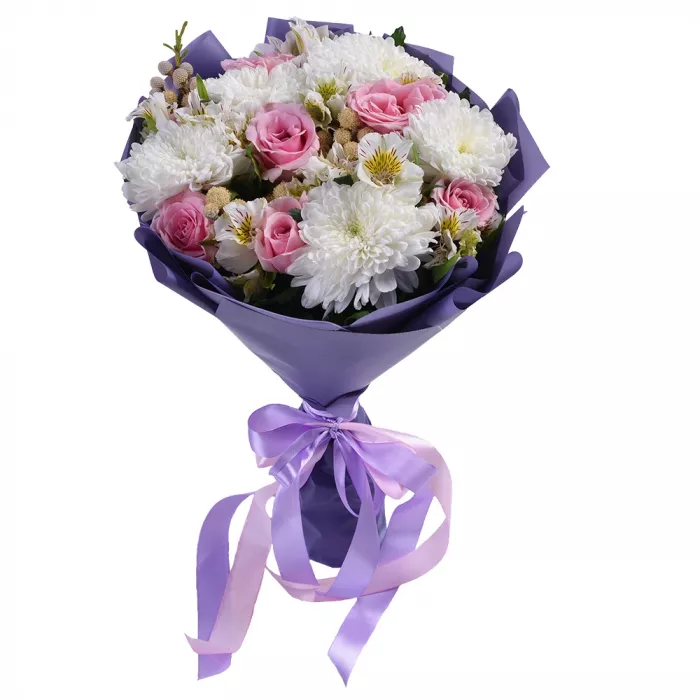 Букет из роз, хризантемы и сильвер брунии