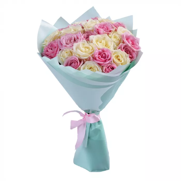 Букет из 25 белых и розовых роз 40 см
