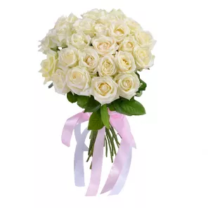 Букет из 25 белых роз 50 см