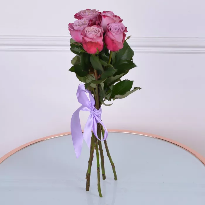 Букет из 5 сиреневых роз