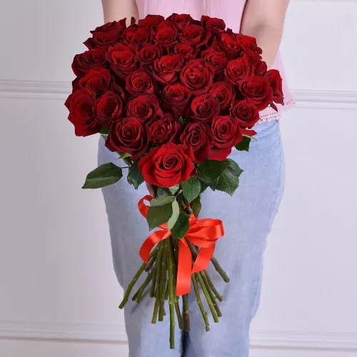 Шикарный огромный букет из 35 красных роз Эквадор 70 см