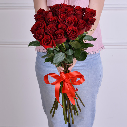 Монобукет из 21 красной розы Эквадор 70 см