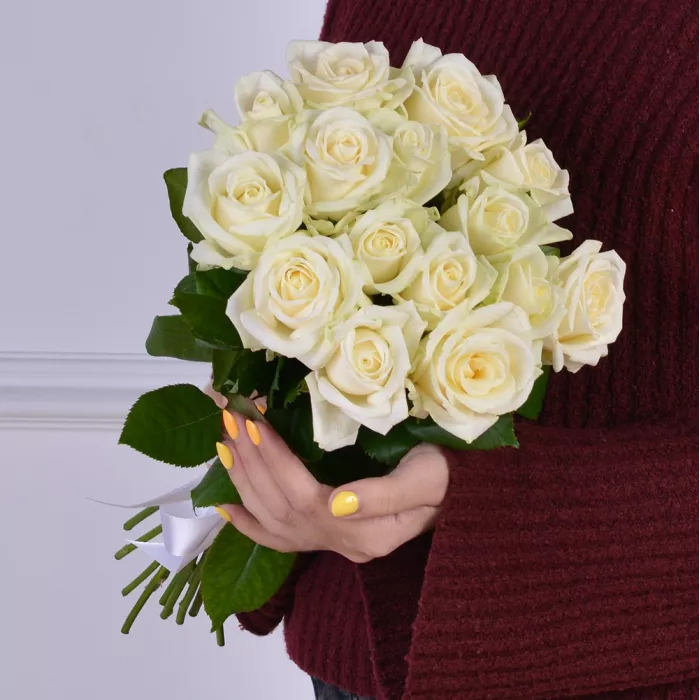 Букет из 15 белых роз Premium 40 см