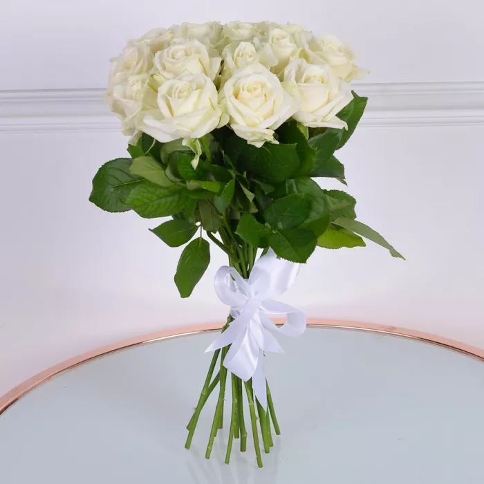 Букет из 15 белых роз Premium 40 см