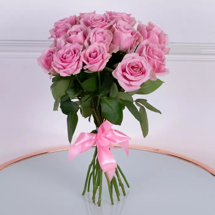 Букет из 15 розовых роз 40 см