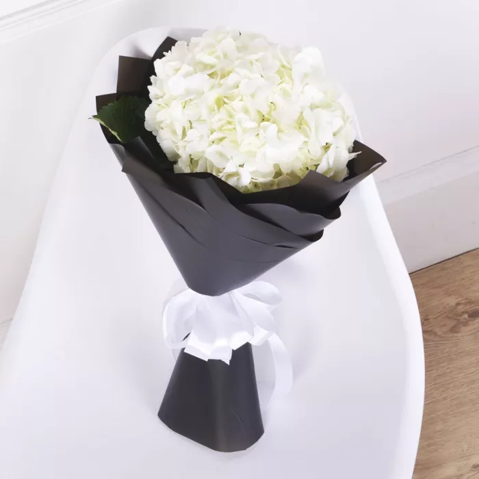 Букет из 1 белой гортензии