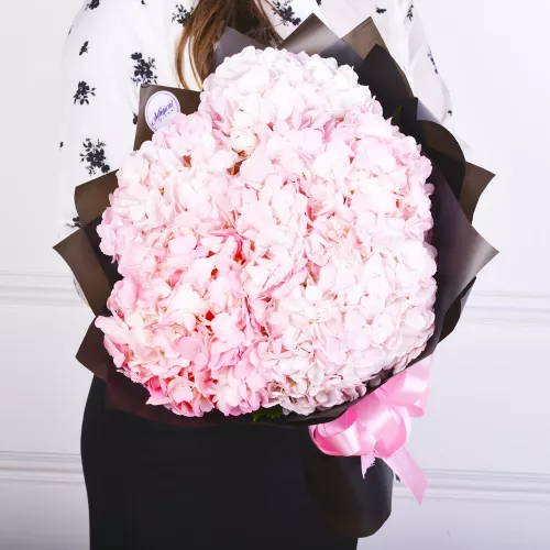 Букет из 5 розовых гортензий