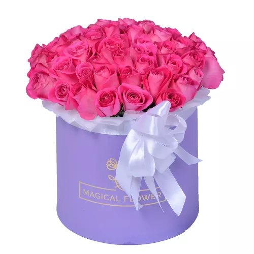 Букет в шляпной коробке из 51 розовой розы