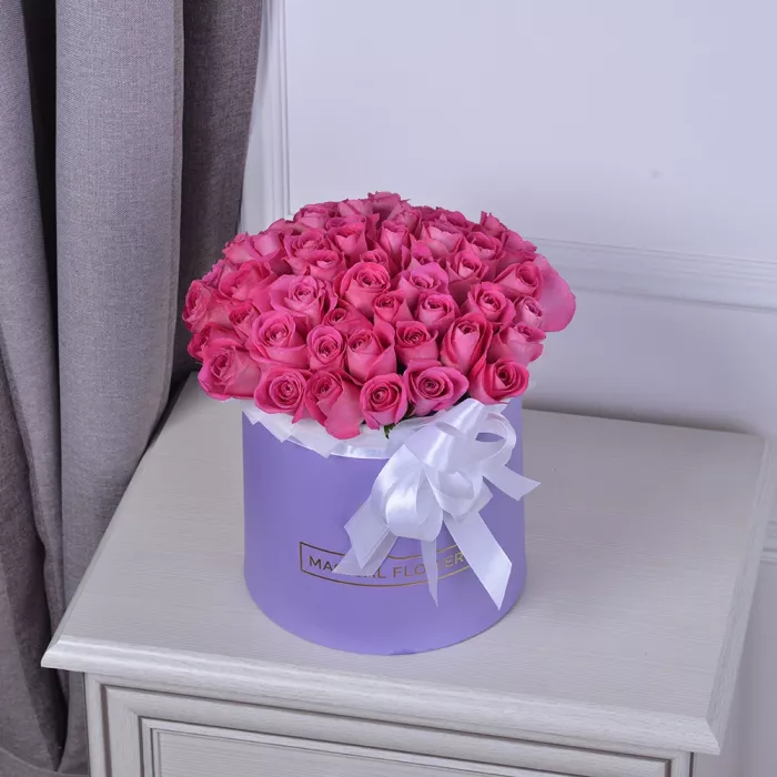 Букет из 51 розовой розы в шляпной коробке