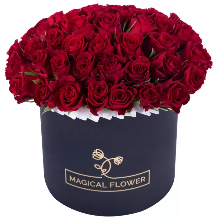 51 красная роза в черной шляпной коробке