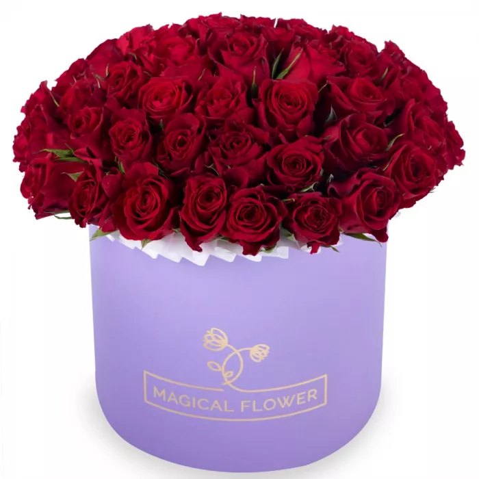 51 красная роза в фиолетовой шляпной коробке