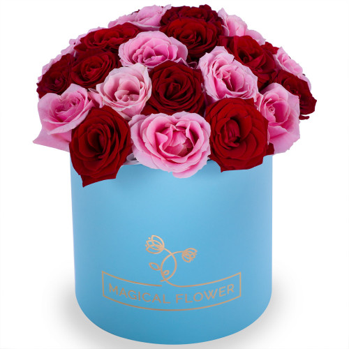 Букет из 35 разноцветных роз premium в голубой шляпной коробке
