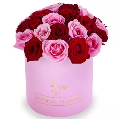 Букет из 35 разноцветных роз premium в розовой шляпной коробке
