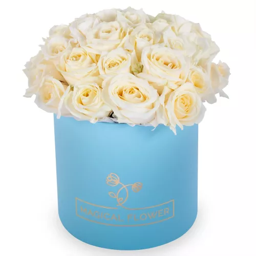 Букет из 35 белых роз premium в голубой шляпной коробке Букет из 35 белых роз premium в голубой шляпной коробке