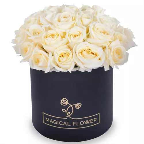 Букет из 35 белых роз premium в черной шляпной коробке Букет из 35 белых роз premium в черной шляпной коробке