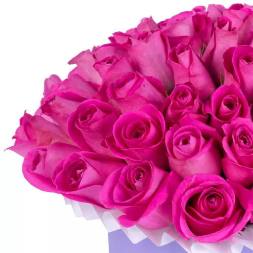 Букет из 35 розовых роз в фиолетовой шляпной коробке