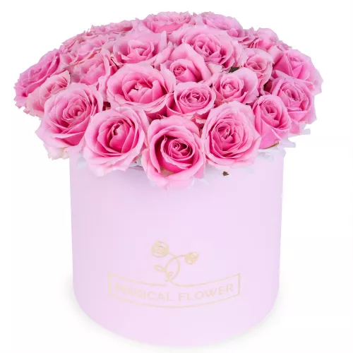 Букет из 25 розовых роз premium в розовой шляпной коробке Букет из 25 розовых роз premium в розовой шляпной коробке