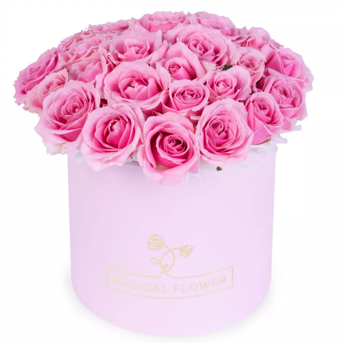 Букет из 25 розовых роз premium в розовой шляпной коробке