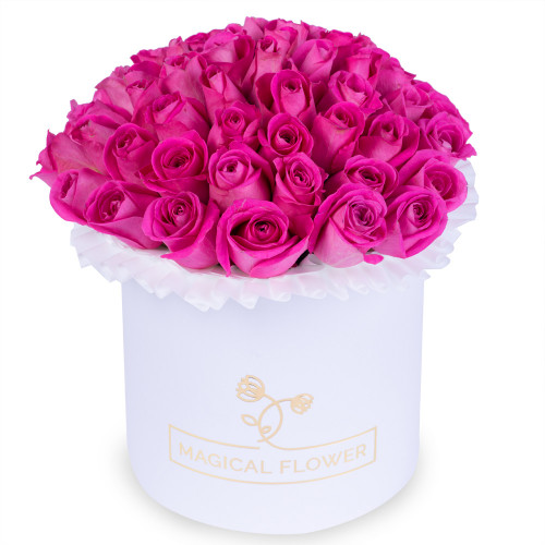 Букет из 35 розовых роз в белой шляпной коробке