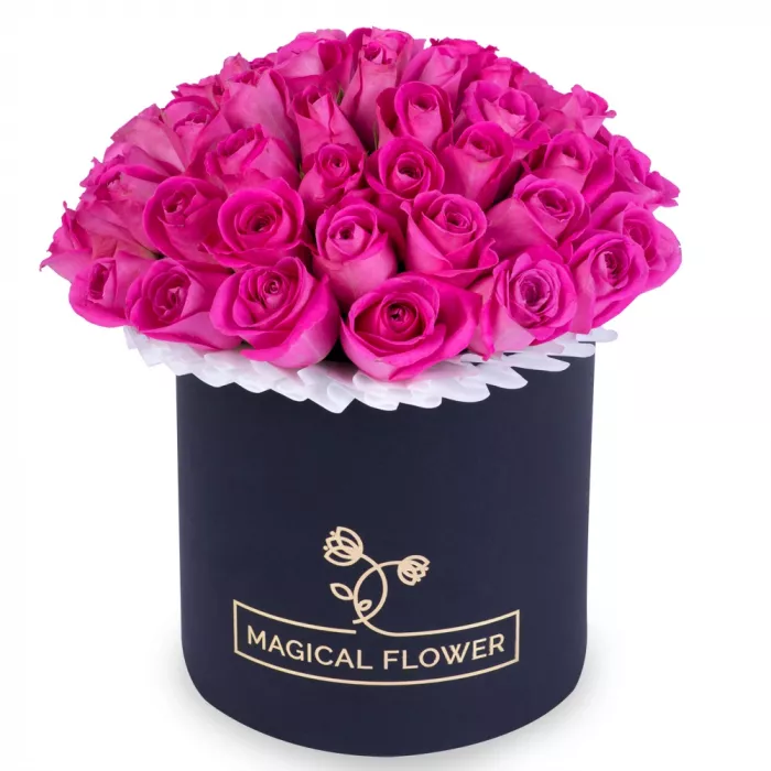 Букет из 35 розовых роз в черной шляпной коробке