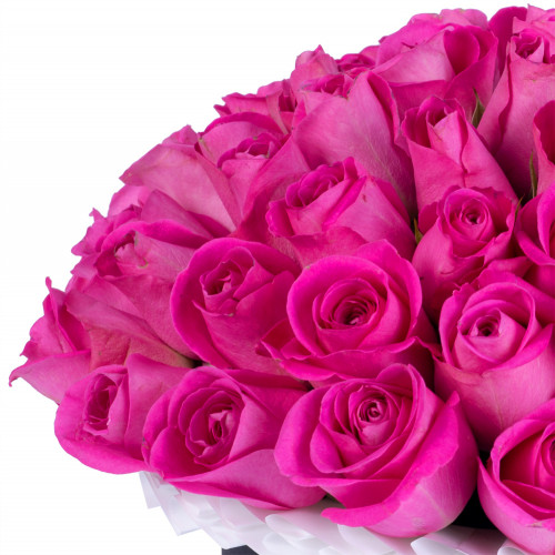 Букет из 35 розовых роз в черной шляпной коробке