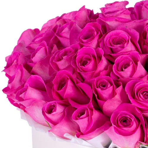 Букет из 51 розовой розы в кремовой шляпной коробке
