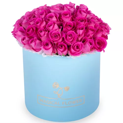 Букет из 51 розовой розы в голубой шляпной коробке