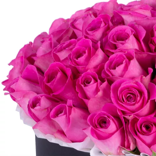 Букет из 51 розовой розы в черной шляпной коробке