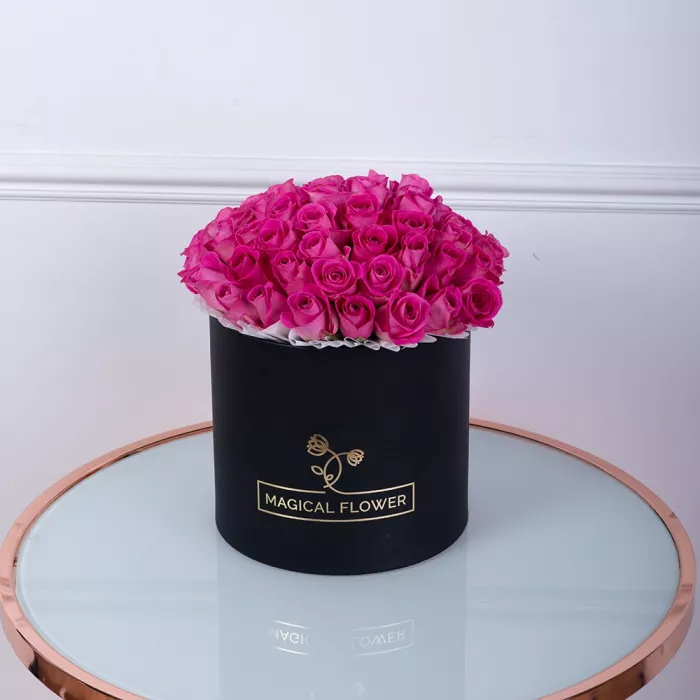 Букет из 51 розовой розы в черной шляпной коробке