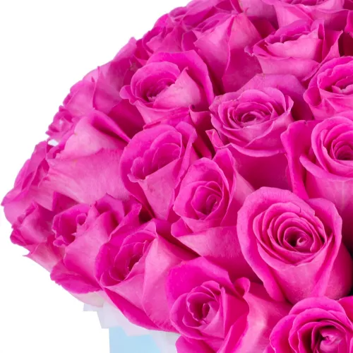 Букет из 75 розовых роз в голубой шляпной коробке