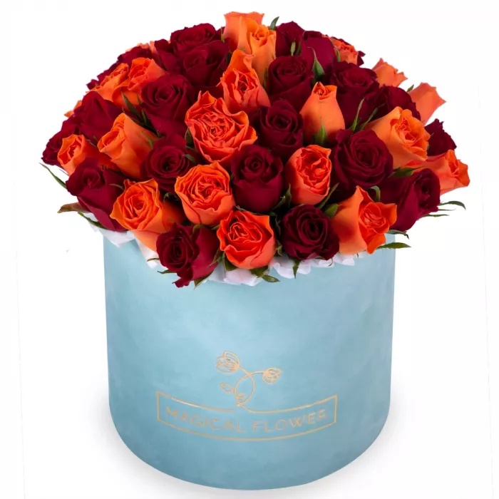 51 разноцветная роза в зеленой бархатной шляпной коробке 51 разноцветная роза в зеленой бархатной шляпной коробке