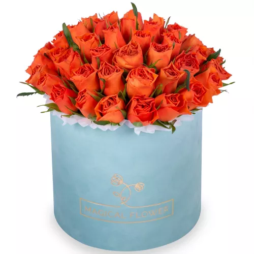 51 оранжевая роза в бархатной шляпной коробке