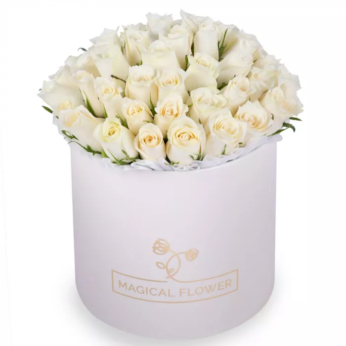51 белая роза в белой шляпной коробке