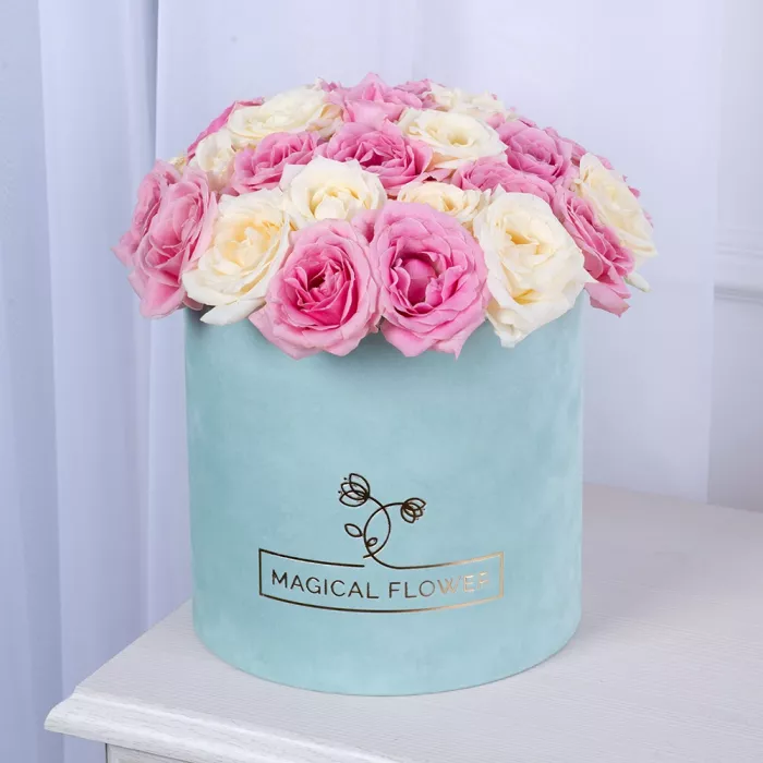 25 разноцветных роз premium в шляпной бархатной коробке