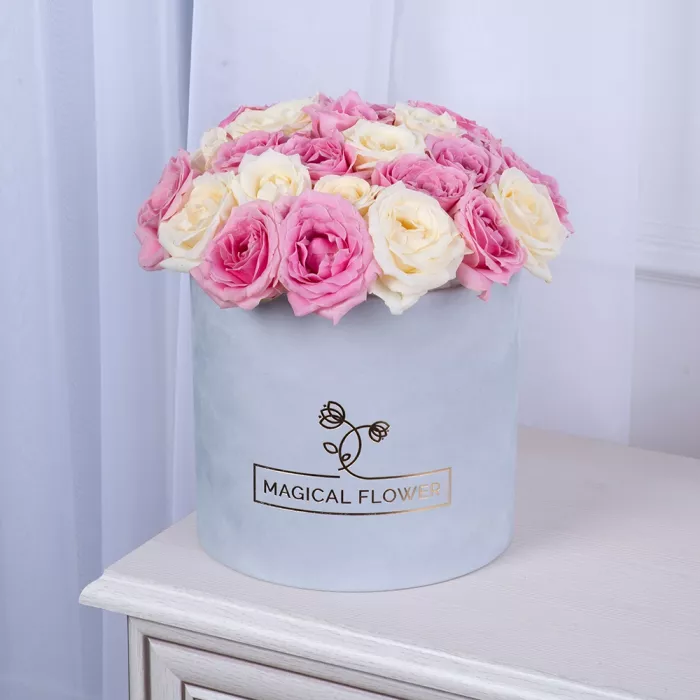 25 разноцветных роз premium в бархатной шляпной коробке