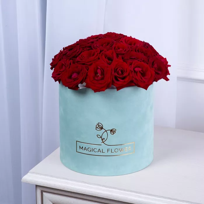 25 роз premium в бархатной шляпной коробке