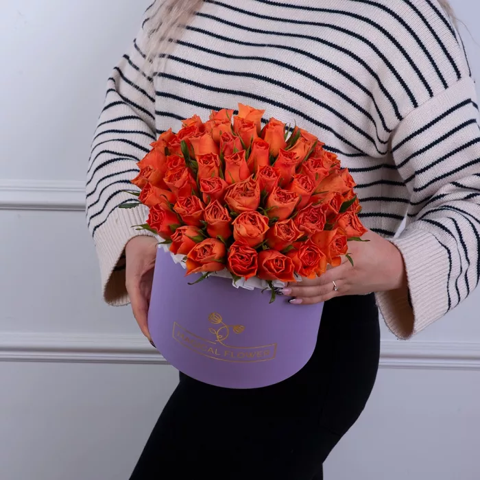 51 оранжевая роза в фиолетовой шляпной коробке