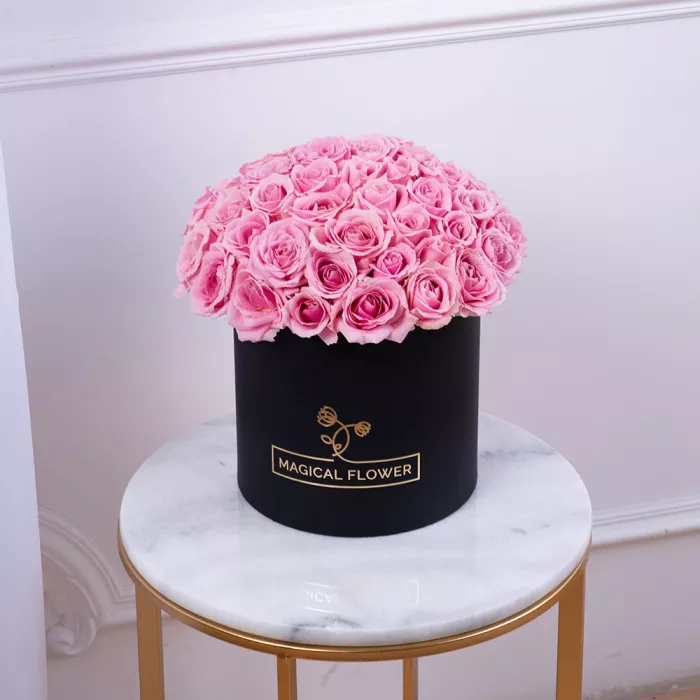 Букет из 51 розовой розы premium в черной шляпной коробке