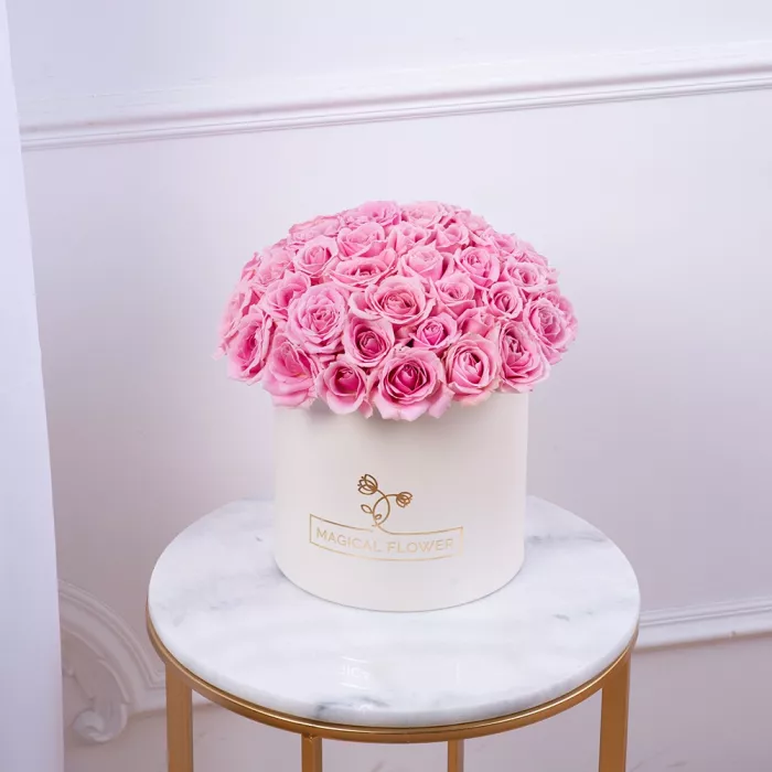 Букет из 51 розовой розы premium в кремовой шляпной коробке