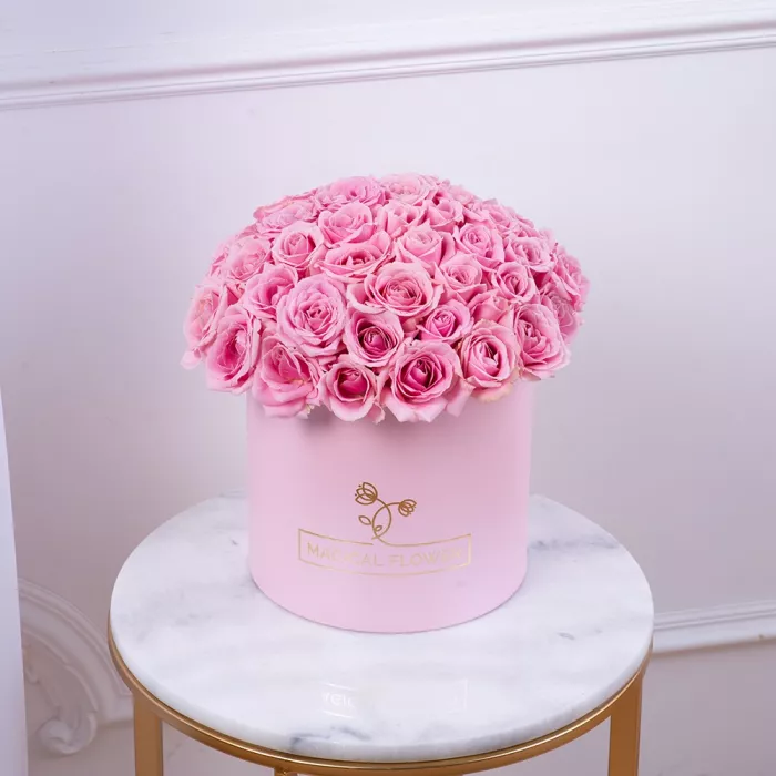 Букет из 51 розовой розы premium в розовой шляпной коробке Букет из 51 розовой розы premium в розовой шляпной коробке