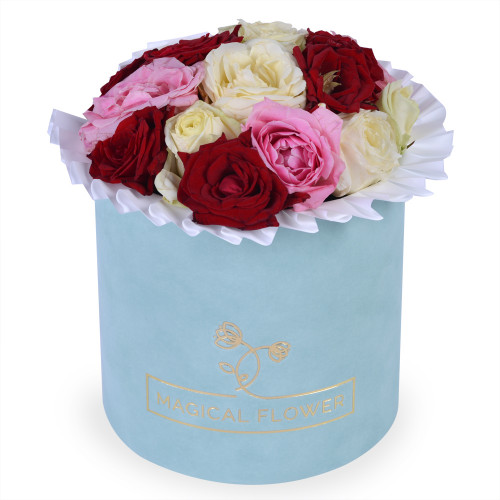 Букет из 15 разноцветных роз в шляпной коробке