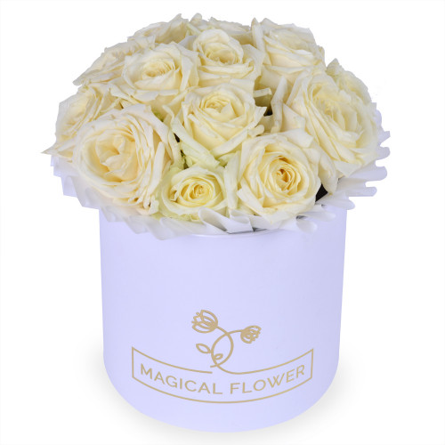 Букет на День матери из 15 белых роз в шляпной коробке